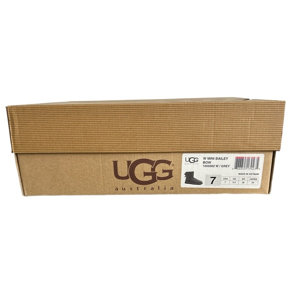 UGG Mini Bailey Bow Boot 🎀 - Picture 5 of 6